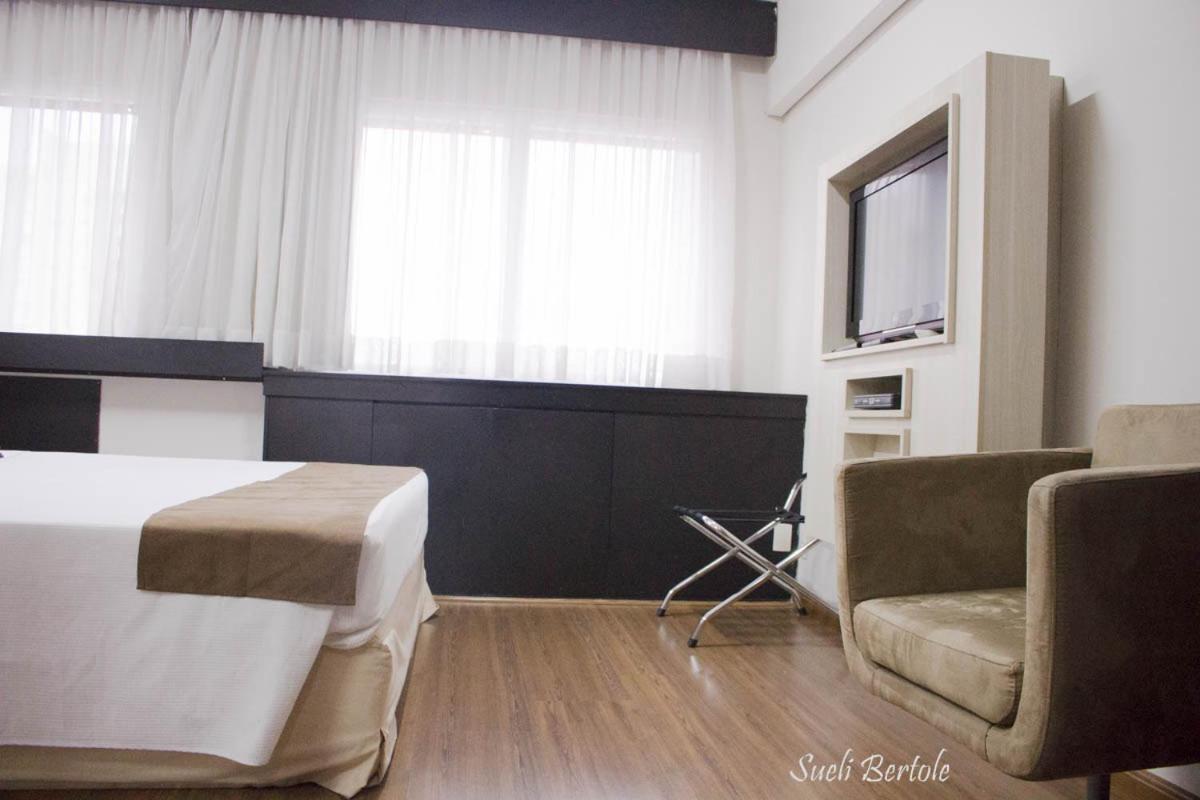 Lindo Flat Em Hotel 4 Estrelas Na Bela Vista San Paolo Esterno foto